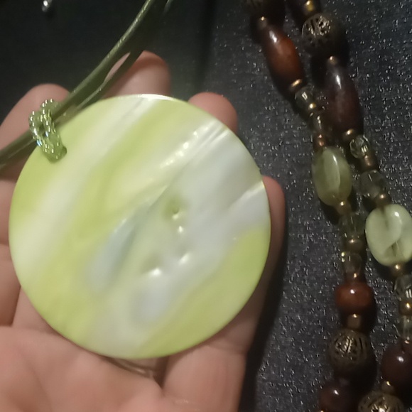 2 necklaces layered collar mother of pearl pendant 18 in long & beaded 24 in. - Picture 6 of 9